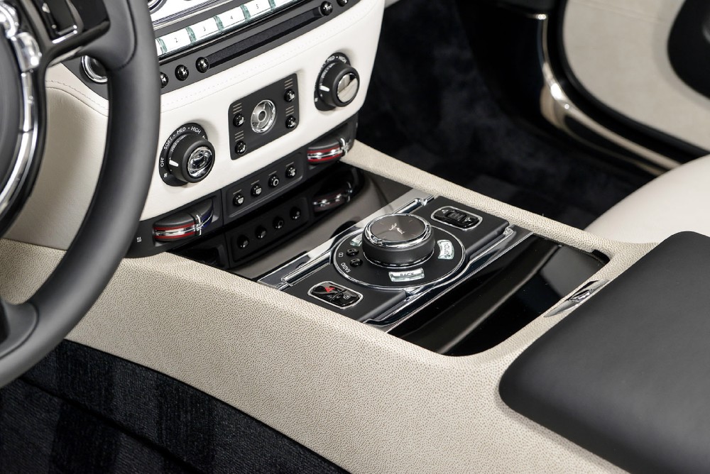 2015 Rolls-Royce Wraith Image 16