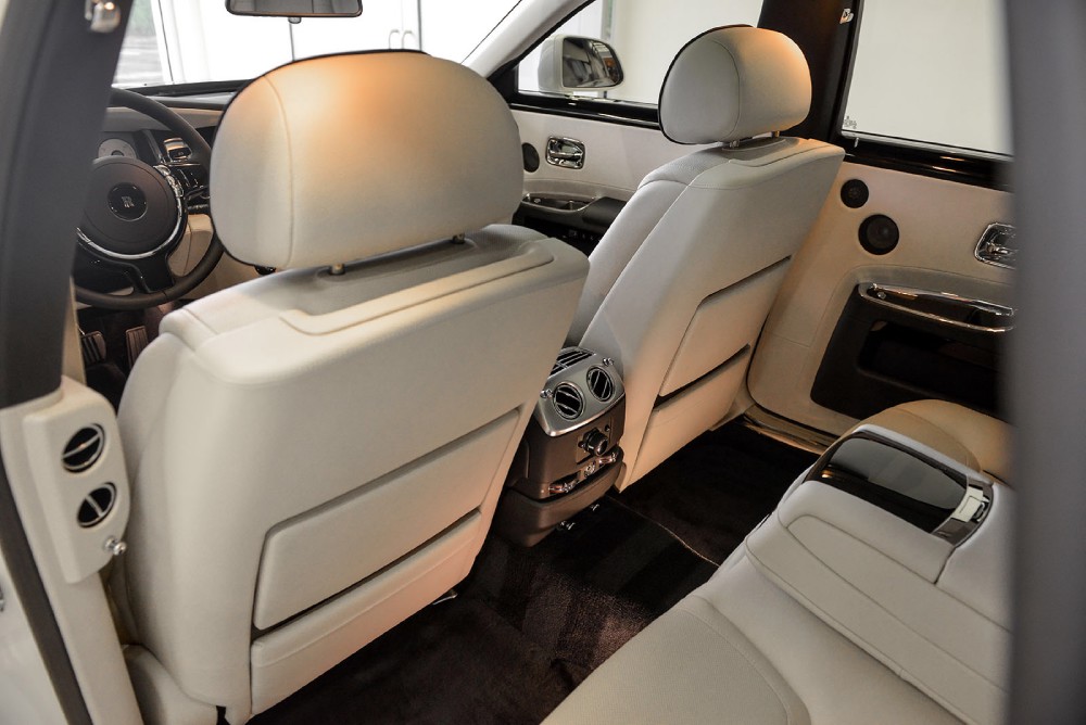 2015 Rolls-Royce Ghost Image 13