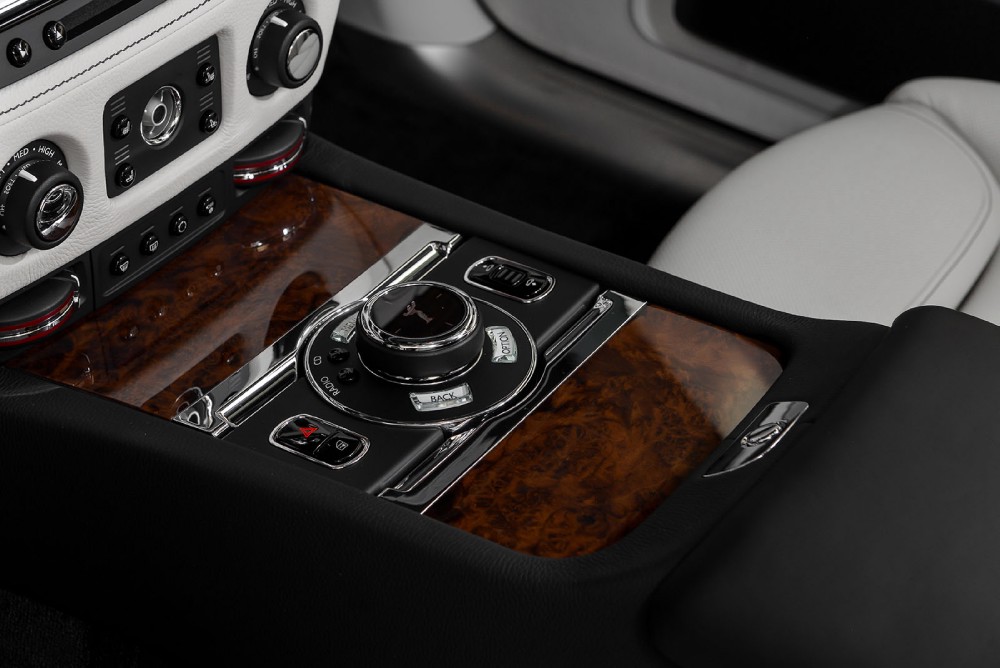 2015 Rolls-Royce Ghost EWB Series II Image 15