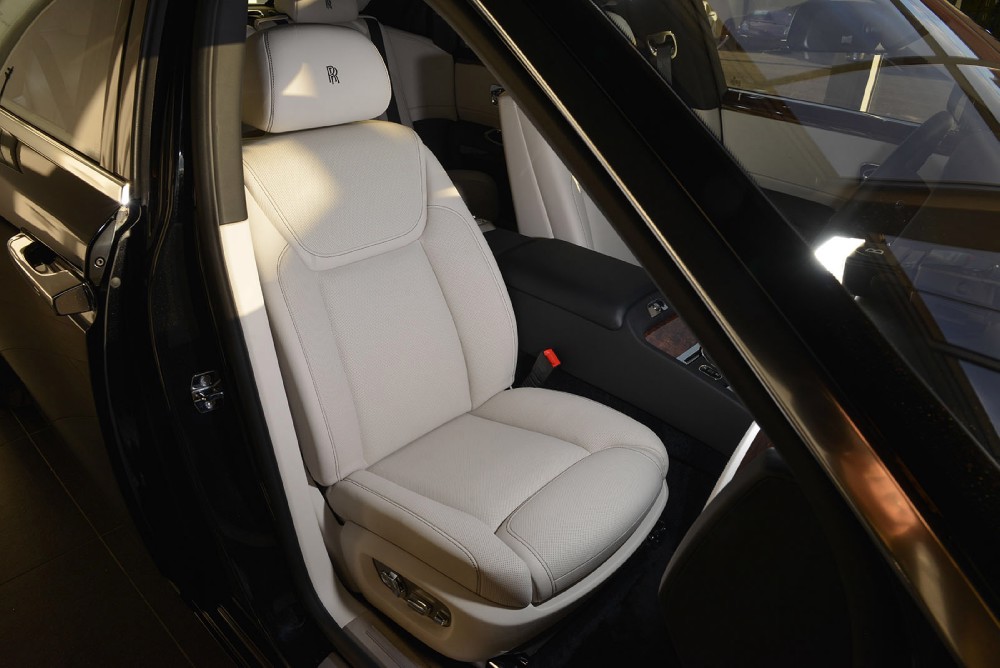 2015 Rolls-Royce Ghost EWB Series II Image 17