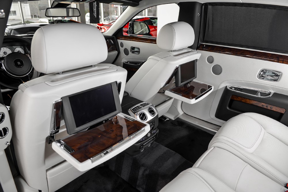 2015 Rolls-Royce Ghost EWB Series II Image 24