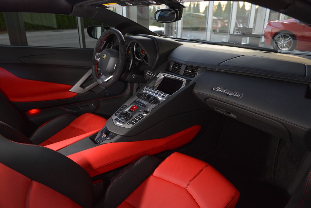 2015 Lamborghini Aventador Image 14