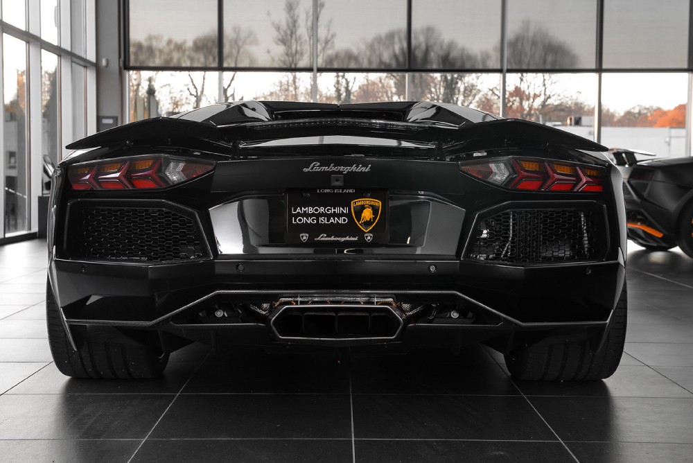 2015 Lamborghini Aventador Image 15