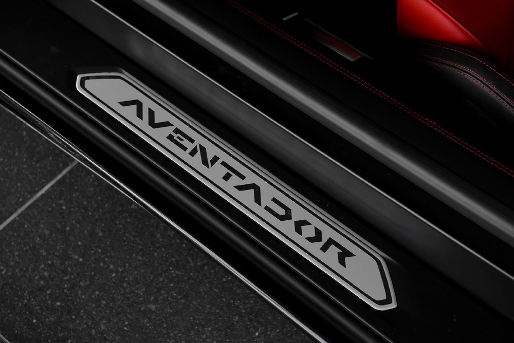 2015 Lamborghini Aventador Image 16