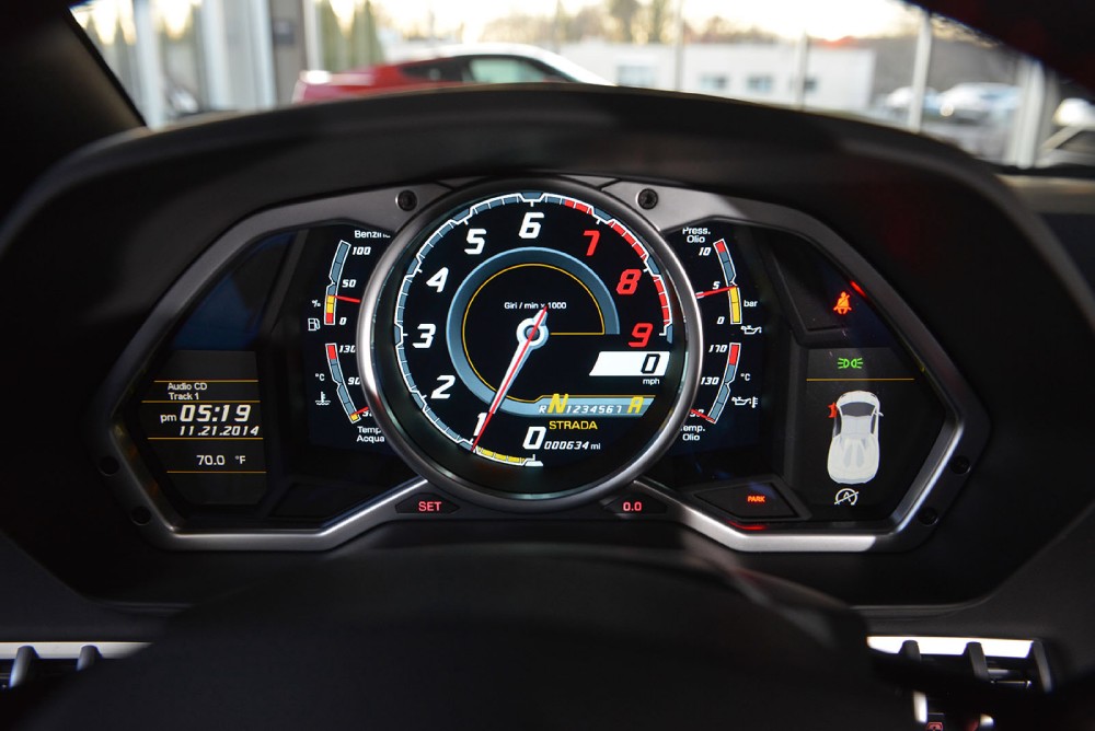 2015 Lamborghini Aventador Image 19