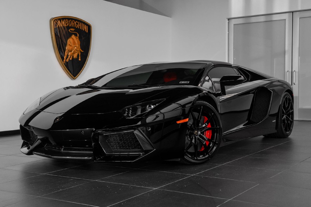 2015 Lamborghini Aventador Image 24
