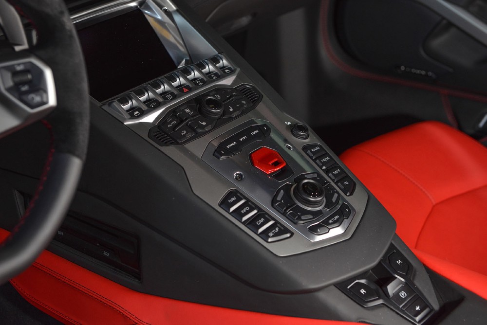 2015 Lamborghini Aventador Image 7
