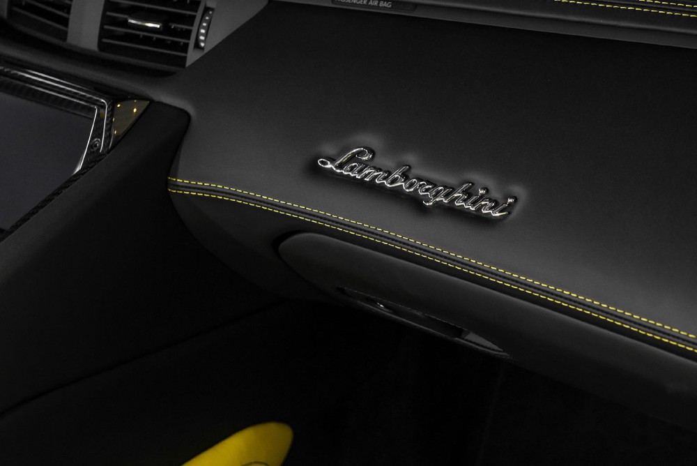 2014 Lamborghini Aventador Image 12