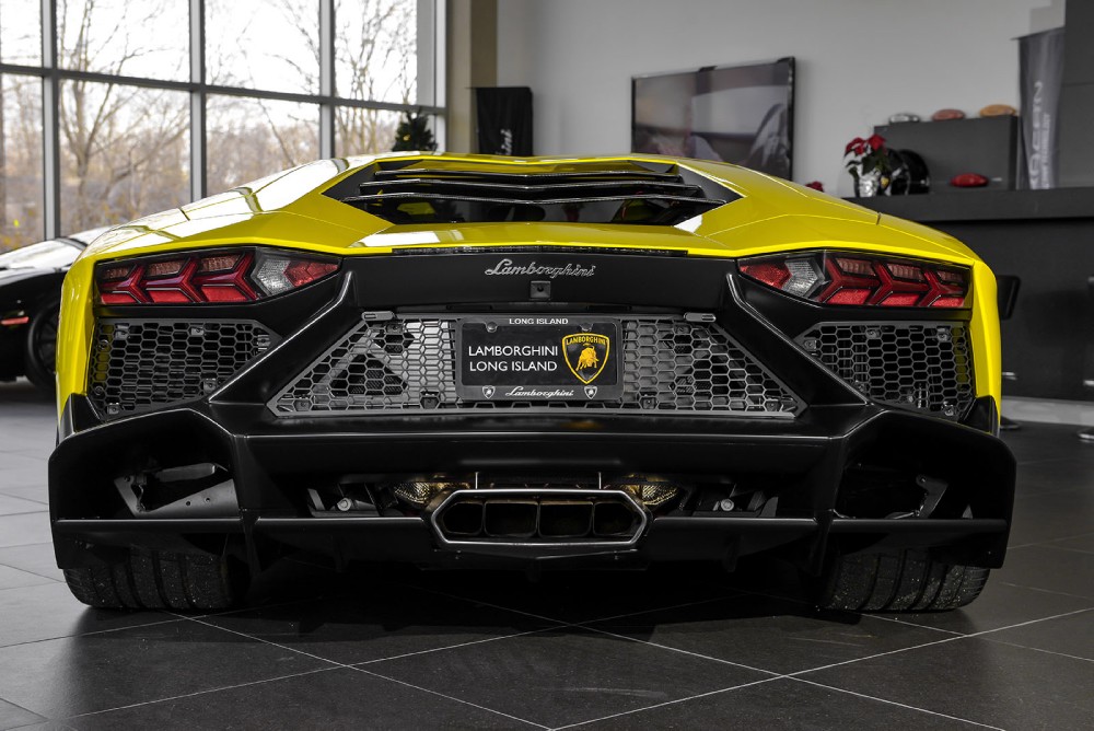 2014 Lamborghini Aventador Image 15