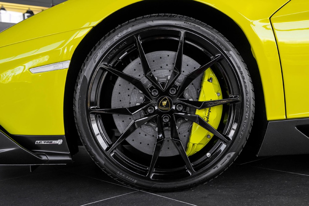 2014 Lamborghini Aventador Image 4