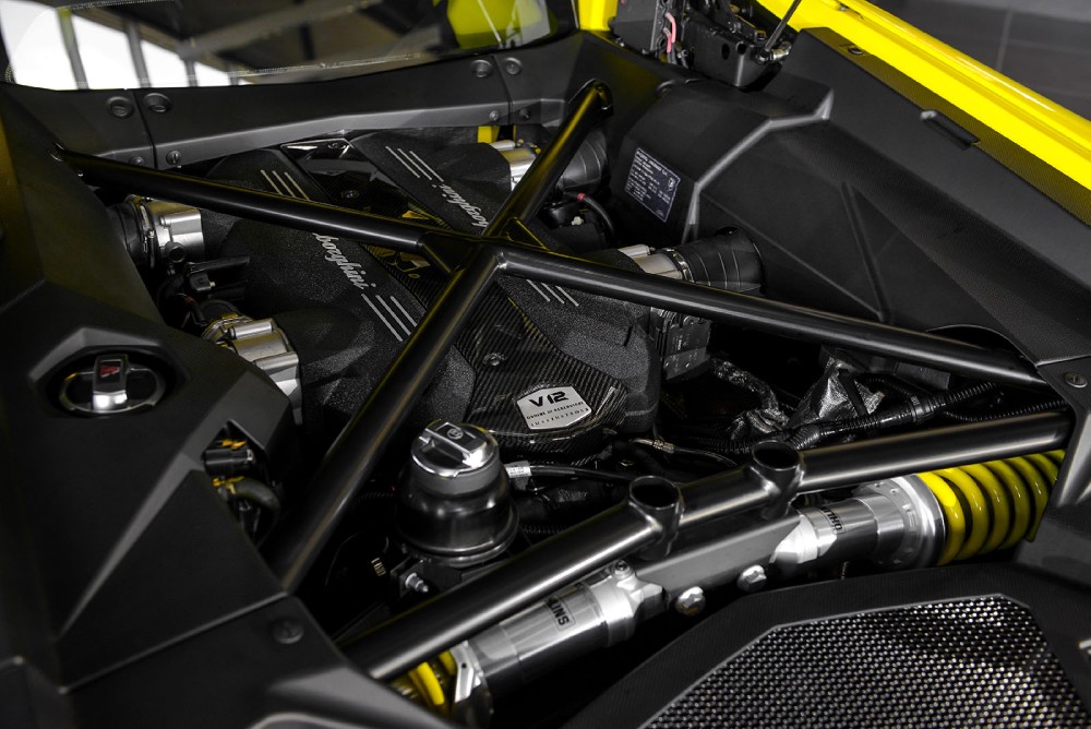 2014 Lamborghini Aventador Image 8