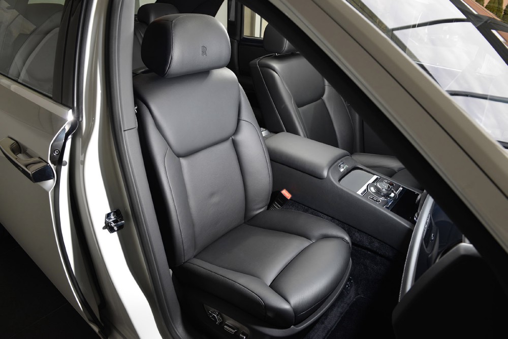 2015 Rolls-Royce Ghost Series II Image 19