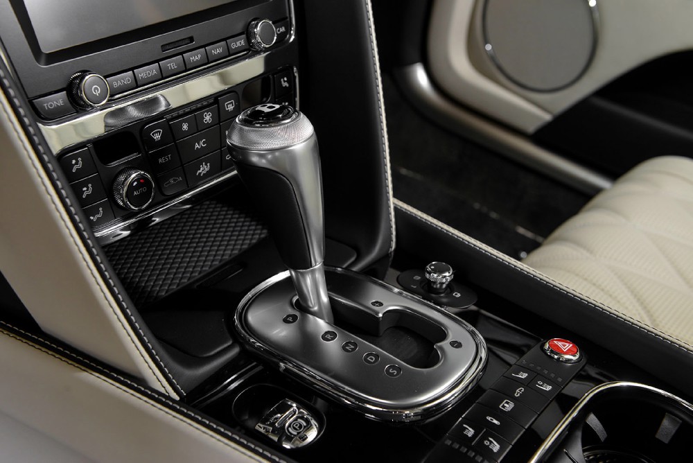 2015 Bentley Flying Spur Image 18
