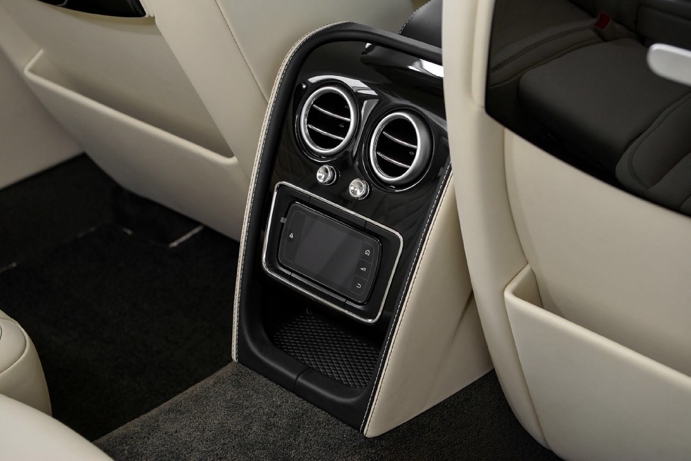 2015 Bentley Flying Spur Image 26
