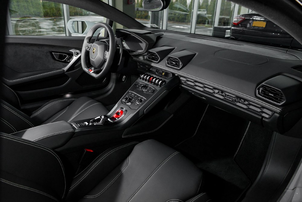 2015 Lamborghini Huracan Image 3