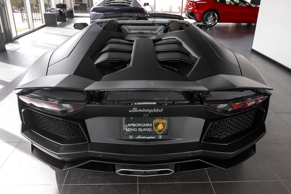 2015 Lamborghini Aventador Image 17