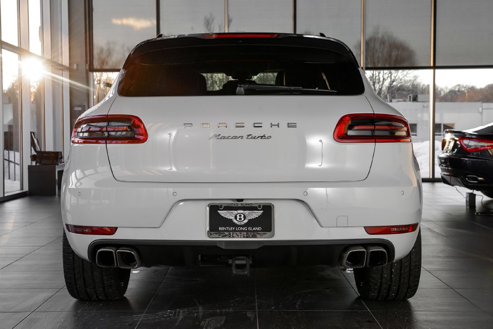 2015 Porsche Macan Image 11