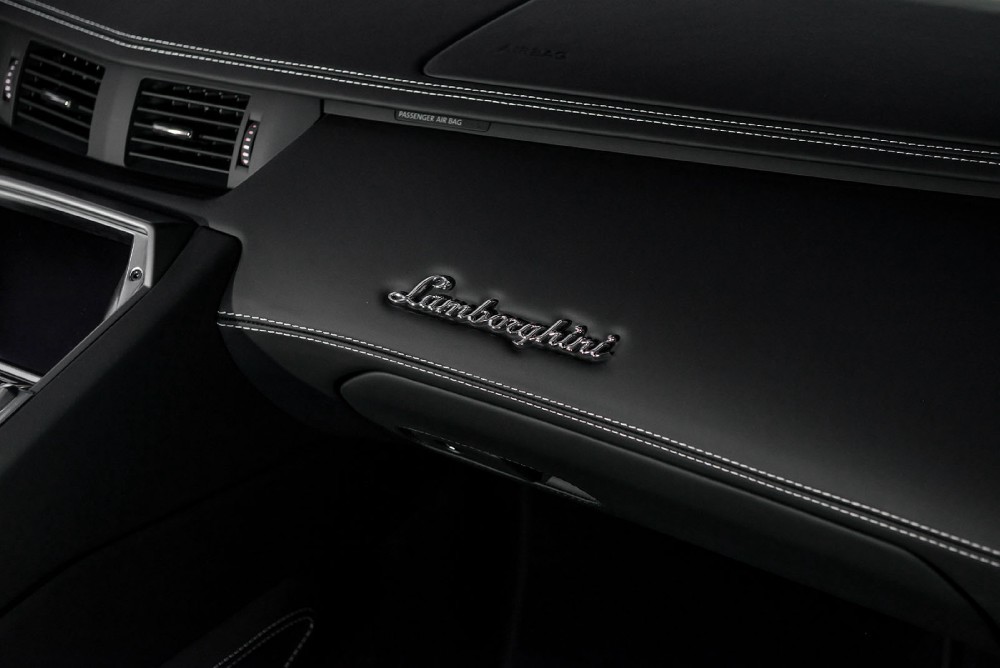 2015 Lamborghini Aventador Image 13