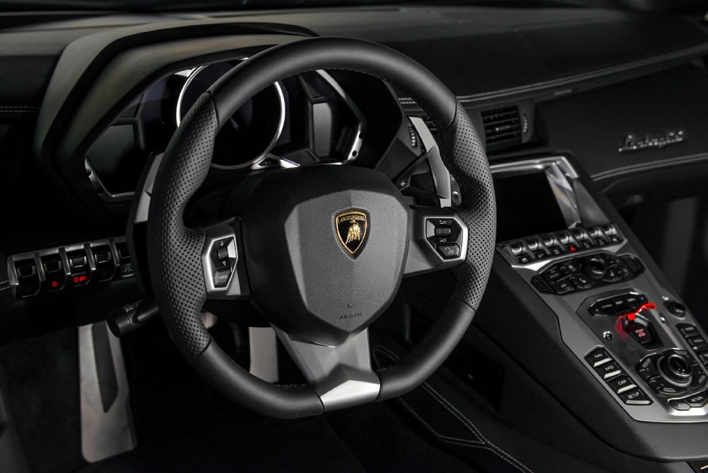 2015 Lamborghini Aventador Image 7
