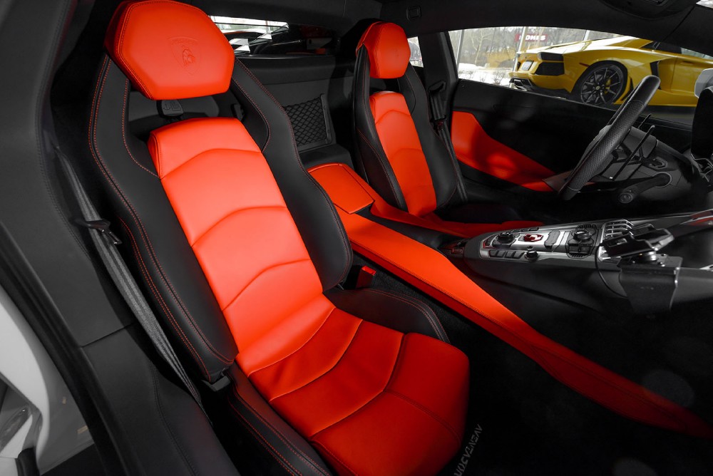 2013 Lamborghini Aventador Image 10