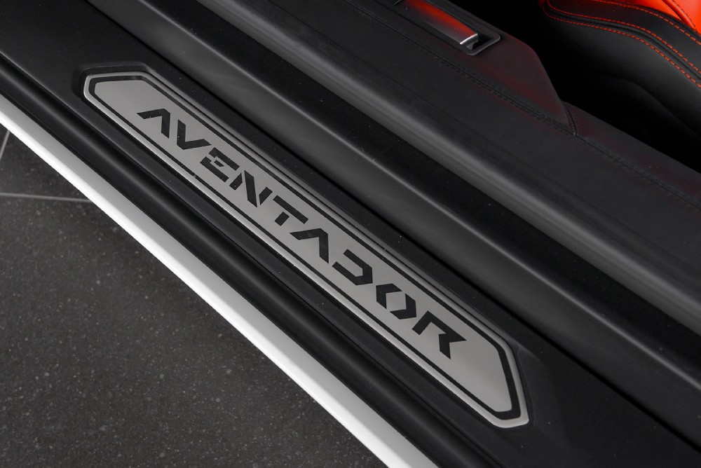 2013 Lamborghini Aventador Image 19