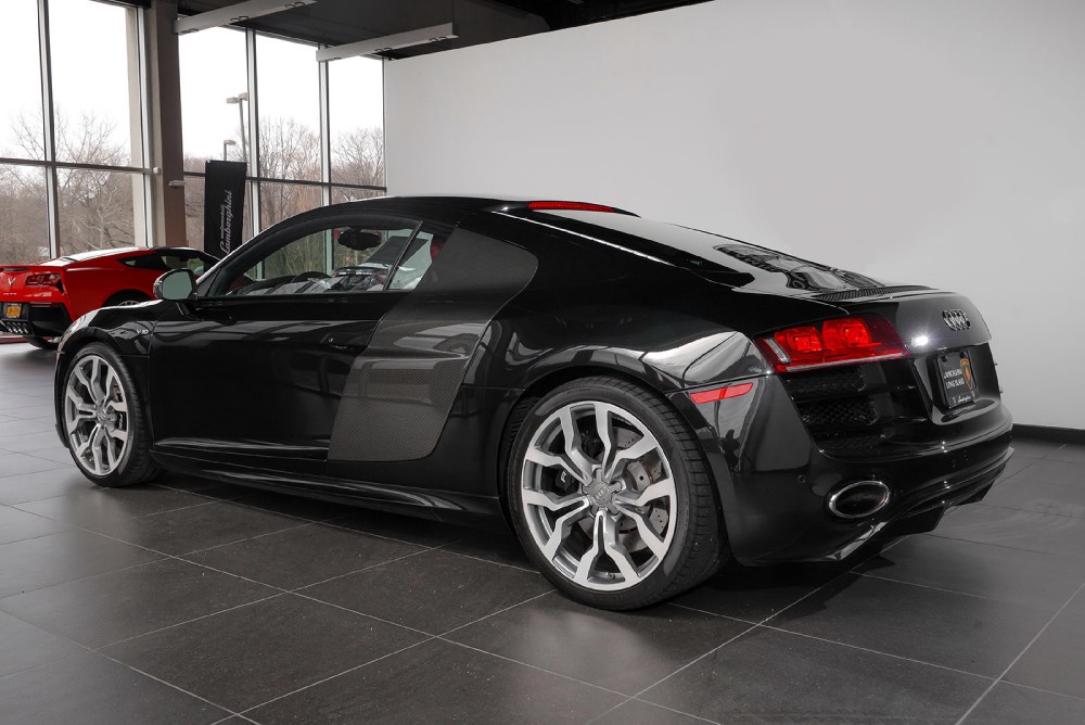 2011 Audi R8 Image 2