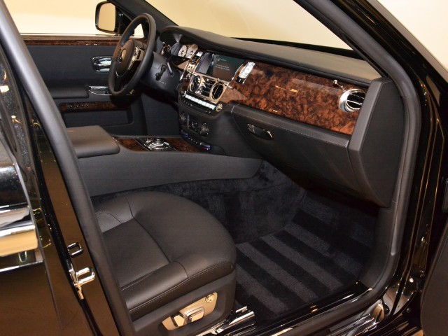 2011 Rolls-Royce Ghost Image 15