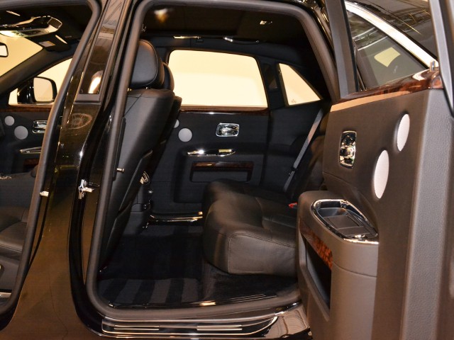 2011 Rolls-Royce Ghost Image 17
