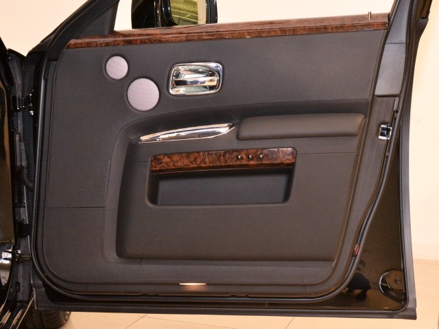 2011 Rolls-Royce Ghost Image 24