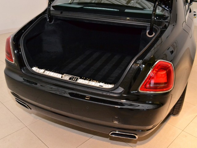 2011 Rolls-Royce Ghost Image 28