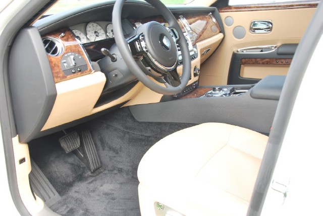 2011 Rolls-Royce Ghost Image 3