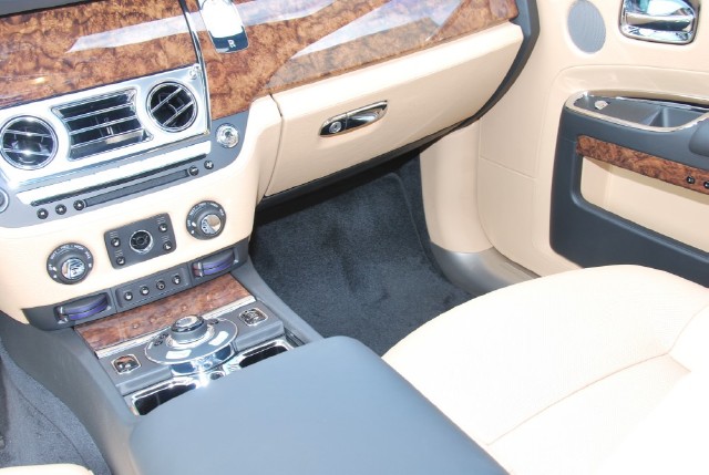 2011 Rolls-Royce Ghost Image 6