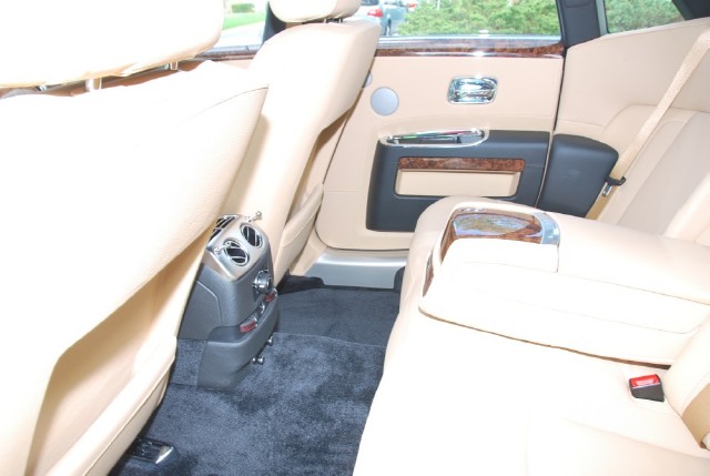 2011 Rolls-Royce Ghost Image 8