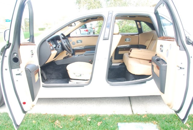 2011 Rolls-Royce Ghost Image 9