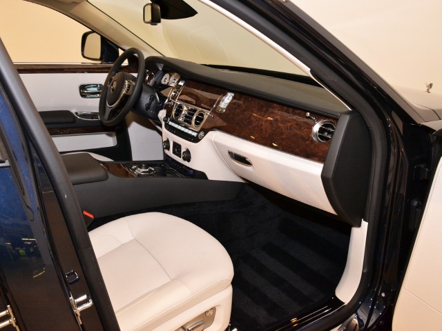 2011 Rolls-Royce Ghost Image 15