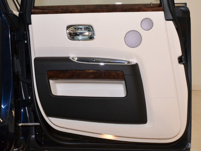 2011 Rolls-Royce Ghost Image 26