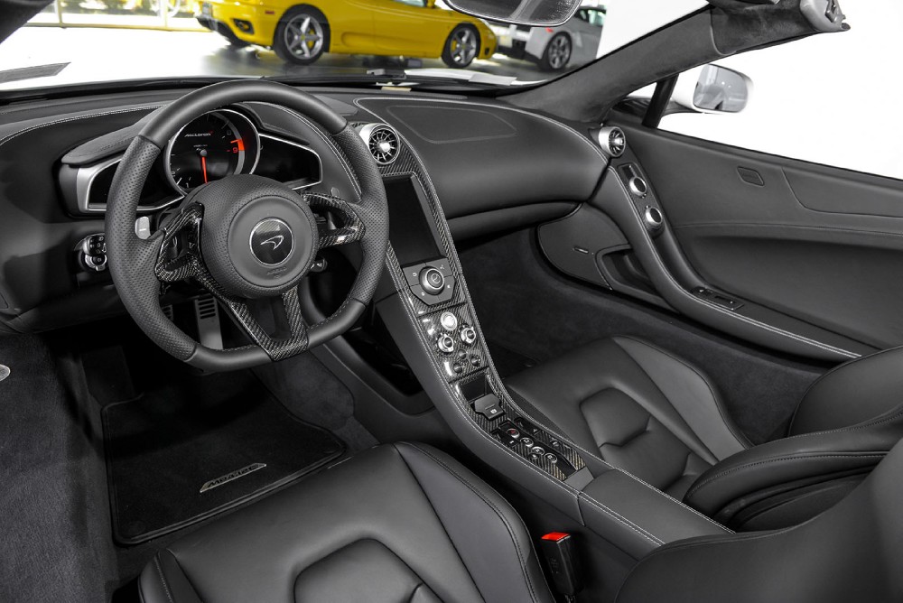 2014 McLaren MP4-12C Spider Image 3
