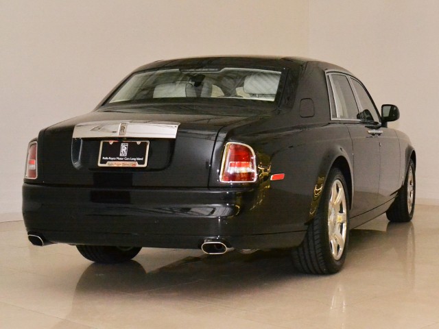 2011 Rolls-Royce Phantom Image 2