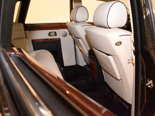2011 Rolls-Royce Phantom Image 22