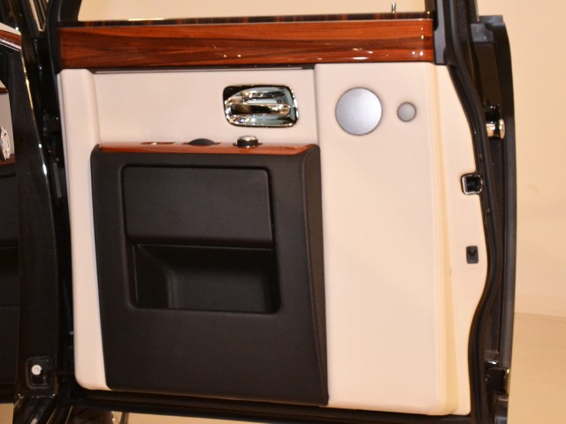 2011 Rolls-Royce Phantom Image 26