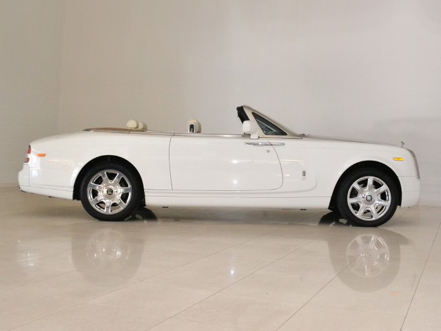 2011 Rolls-Royce Phantom Drophead Coupe Image 11