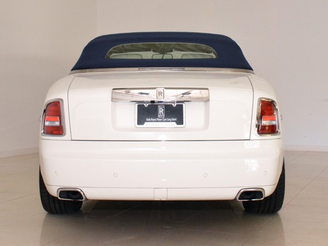 2011 Rolls-Royce Phantom Drophead Coupe Image 17