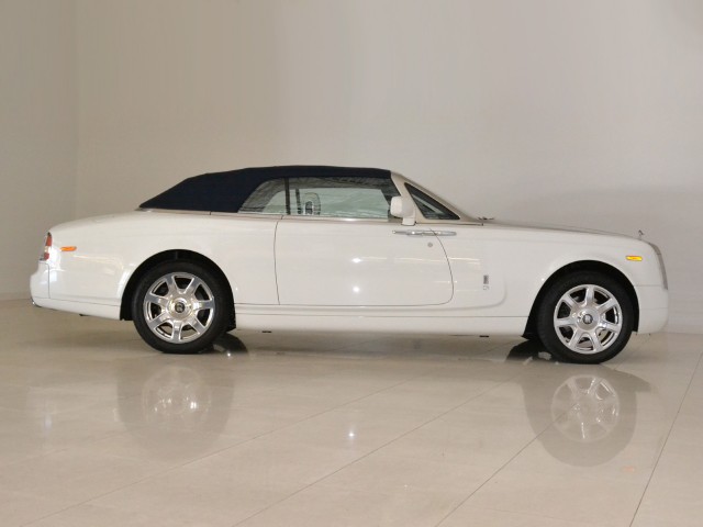 2011 Rolls-Royce Phantom Drophead Coupe Image 19