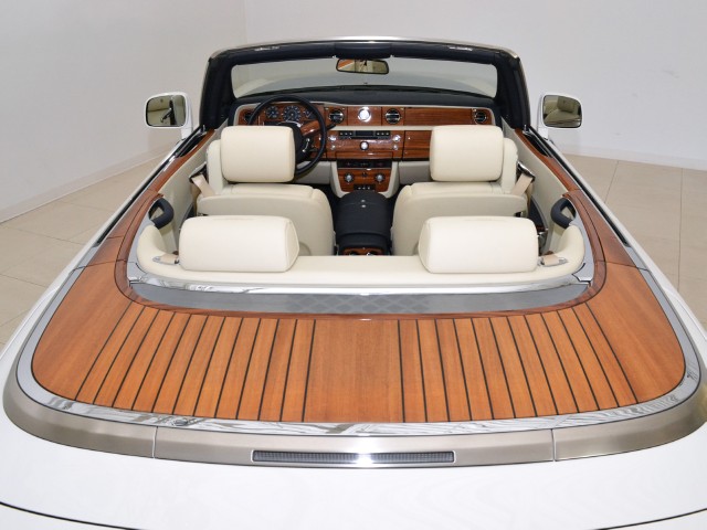 2011 Rolls-Royce Phantom Drophead Coupe Image 30