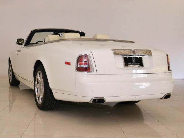 2011 Rolls-Royce Phantom Drophead Coupe Image 9