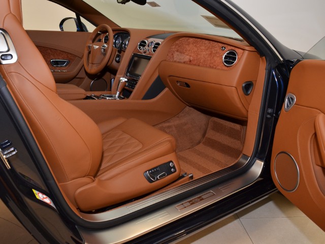 2012 Bentley Continental GT Image 16