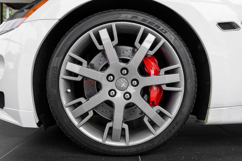 2011 Maserati GranTurismo Image 4