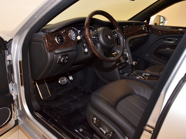2011 Bentley Mulsanne Image 3