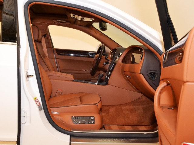 2010 Bentley Continental Flying Spur Image 16
