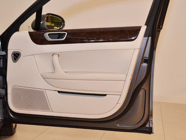 2009 Bentley Continental Flying Spur Image 24